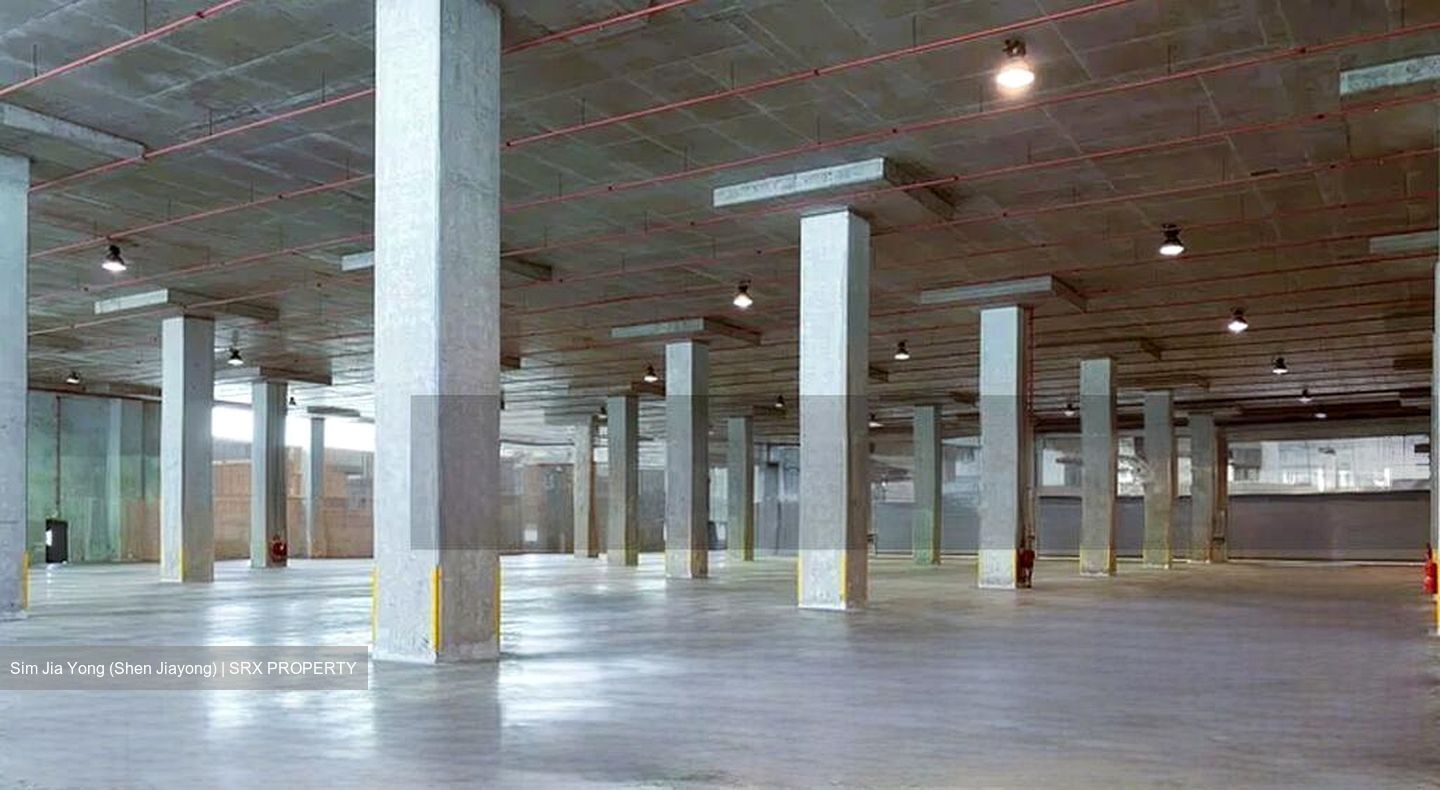 Gul Crescent (D22), Warehouse #497472661